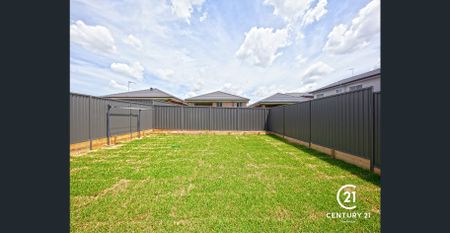 Beautiful House In Riverbank & The Ponds School Catchment - Photo 4