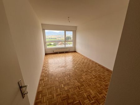 Appartement de 3 pièces partiellement rénové - premier loyer offert - Photo 3