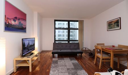 Discovery Docks West, Canary Wharf, London, E14 - Photo 2