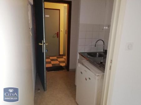 Location Appartement 1 pièce 17m² BOURG EN BRESSE 01000 - Photo 2