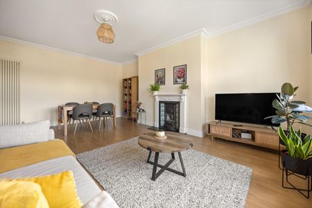 Lawn Road, Belsize Park, London - Photo 2