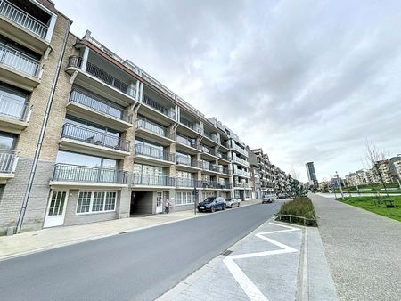 Ruim appartement met uitgestrekt zicht, gelegen aan de Knokkestraat - Photo 5