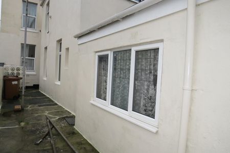 May Terrace - Photo 2
