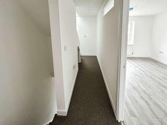 Fonmon Crescent, Cardiff, CF5 - Photo 1