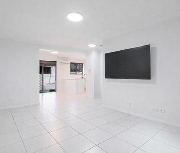 Stylishly Renovated Townhouse in Prime Richlands Location. - Photo 1