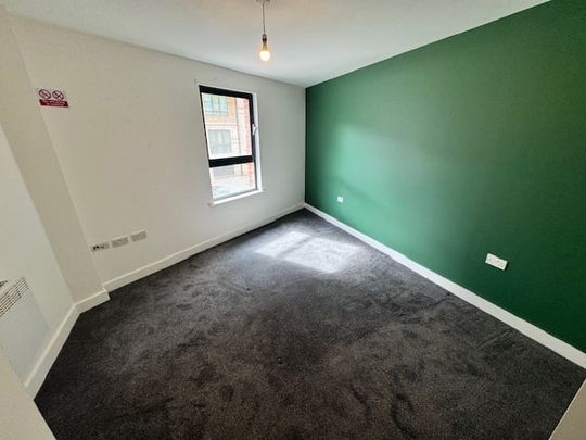 3 Bed Flat, City Road East, M15 - Photo 1