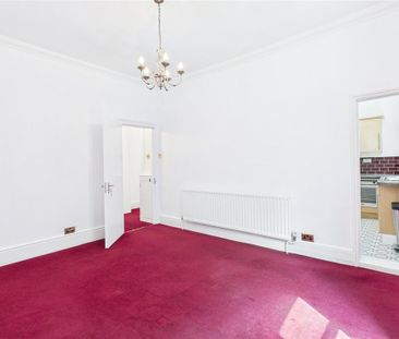 3 bedroom end of terrace house to rent - Photo 2