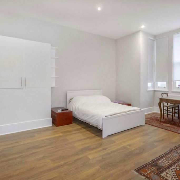 Studio to rent - Photo 1