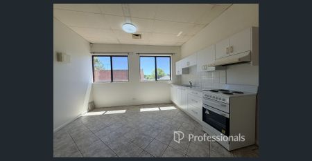 Freshly Painted 3-Bedroom unit in a Prime Riverstone Location - Photo 3