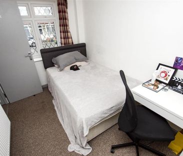 6 bedroom house to rent - Photo 2