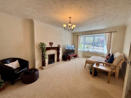 Fairwater Close, Evesham, WR11 - Photo 2