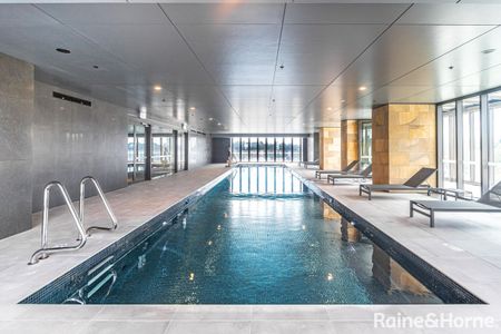 Immaculate 1 Bedroom Apartment - The Lennox Parramatta - Photo 4