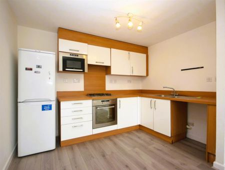 2 bedroom flat to rent - Photo 4