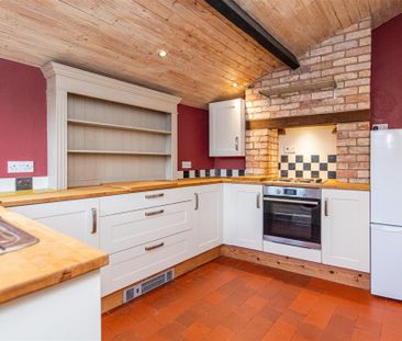 2 bed House To Let - Photo 4