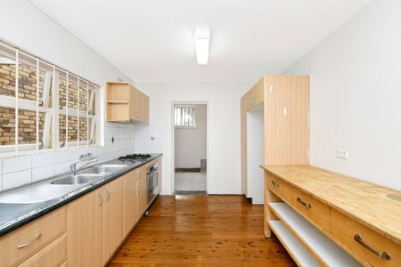 Grand Terrace With Leafy Park Views - Photo 4