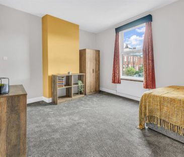 Beechwood Road, Burley, LS4 2LU - Photo 3