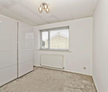 Aylsham Drive, Ickenham, UB10 - Photo 6