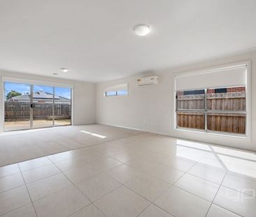 7 Gosse Crescent, Brookfield - Photo 1