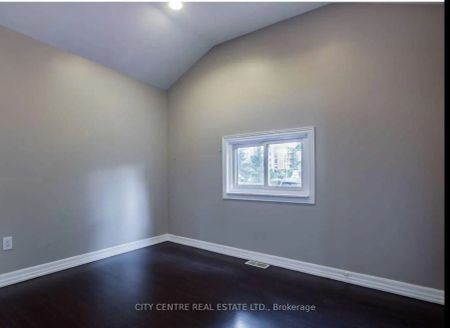 Detached Home For Lease | W9248183 - Photo 3