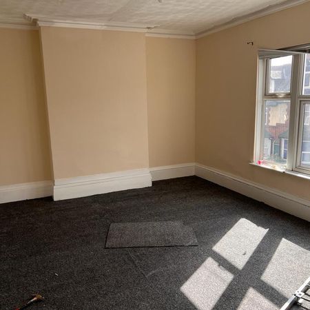 3 bedroom block of apartments to rent - Photo 4