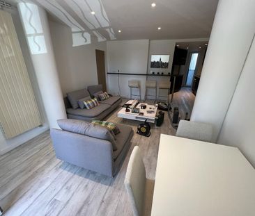 Location Appartement 4 pièces 72m² MARSEILLE 5ème - Photo 1