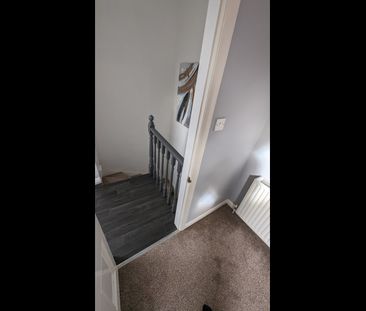 2 Bed Terraced House, Swallow Avenue, LS12 - Photo 2