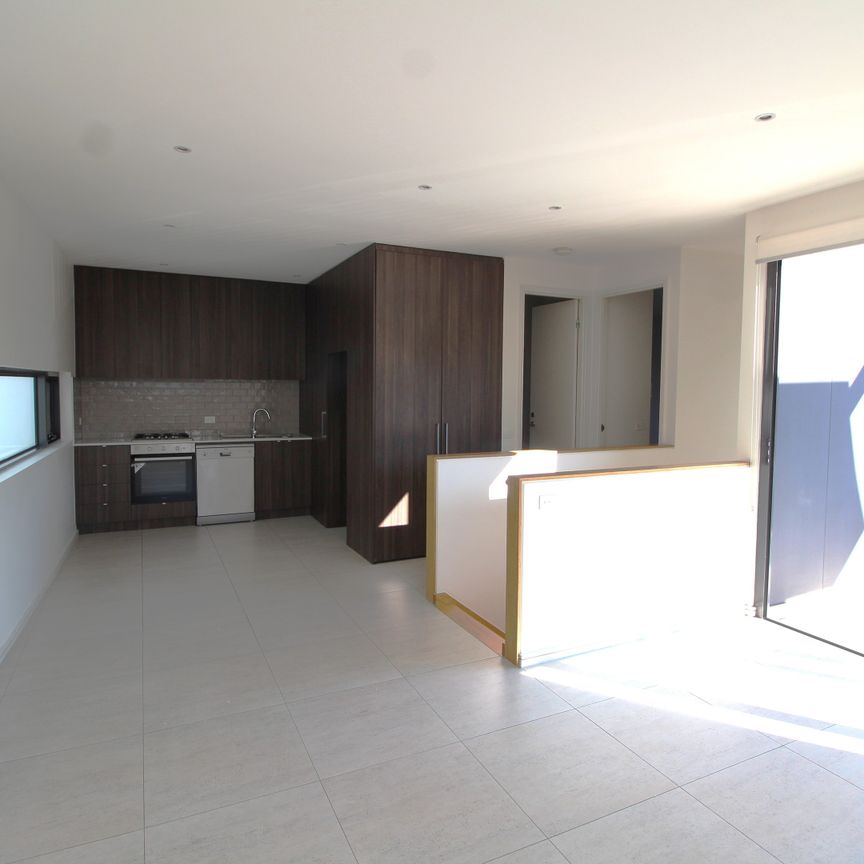1/30 Type St, Richmond VIC 3121 - Townhouse For Rent | Domain - Photo 1