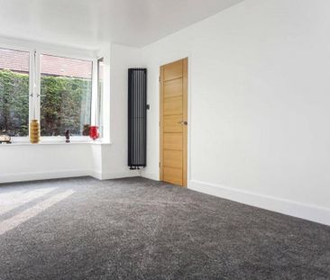 2 bedroom house to rent Lisburn Road, Manchester, M40 - Photo 1