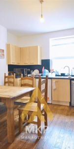 4 bedroom semi-detached house to rent - Photo 3