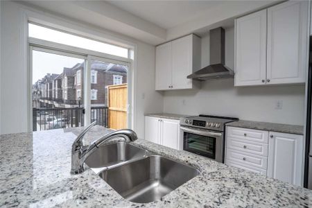 For Lease - 6 Parker Avenue, Richmond Hill, Ontario - Photo 3