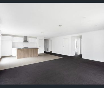 Modern 4-Bedroom Family Home in Mickleham - Photo 2