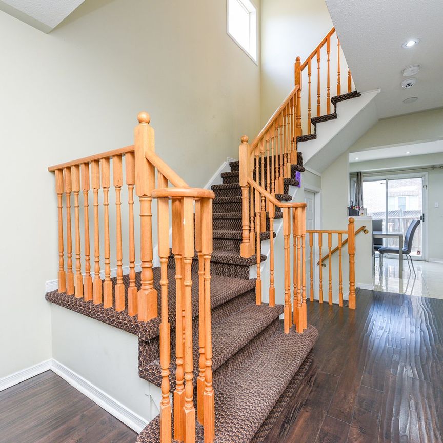 For Lease - 124 Starhill Crescent, Brampton, Ontario - Photo 1