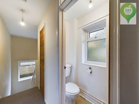 3 bedroom semi-detached house to rent - Photo 4