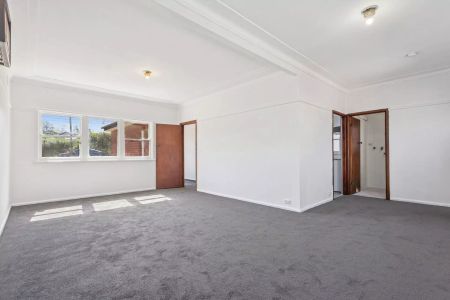 60 Gollan Avenue, Oatlands - Photo 2