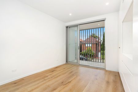 8a Victoria Street, Queens Park NSW 2022 - Townhouse For Rent | Domain - Photo 3