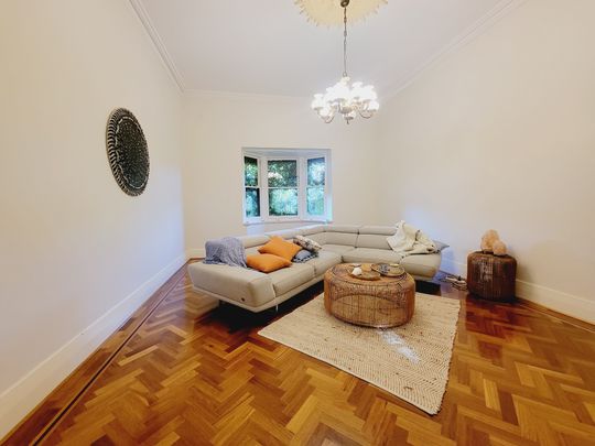 Caulfield North - Photo 1