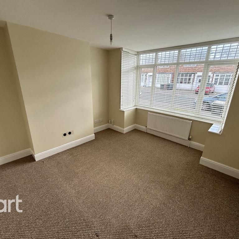 3 bedroom terraced house to rent - Photo 1