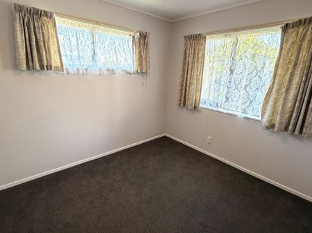 Little brick beauty on North Street! - Photo 5