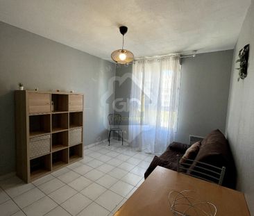 A LOUER AVIGNON ST LAZARE STUDIO MEUBLE AVEC PARKING FERME, - Photo 3