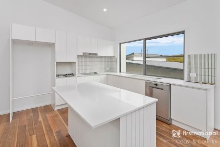 Near-New Townhouse in Prime Location - Photo 5