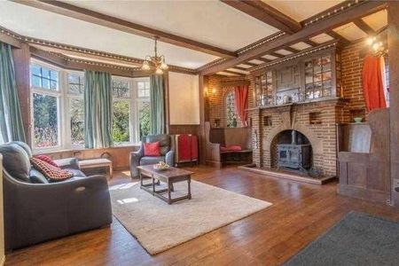 1 bedroom in a house share to rent - Photo 2