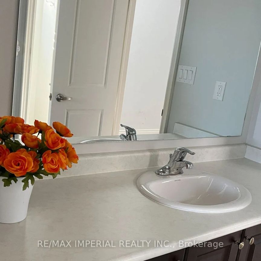 Detached Home For Lease | W9235867 - Photo 1