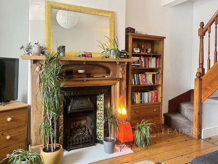 2 bedroom house to rent Old Oak Street, M20 - Photo 4