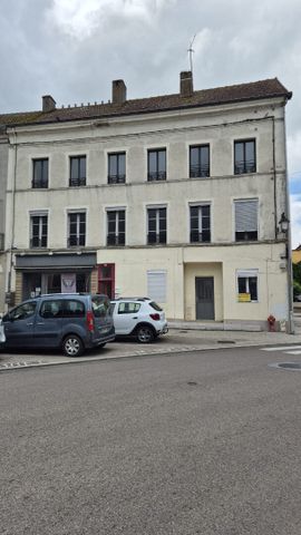 APPARTEMENT T4 - 106 m² - TOULON SUR ARROUX - Photo 2