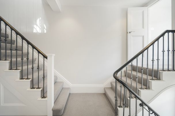 ﻿Exceptional lateral apartment moments from Holland Park - Photo 1