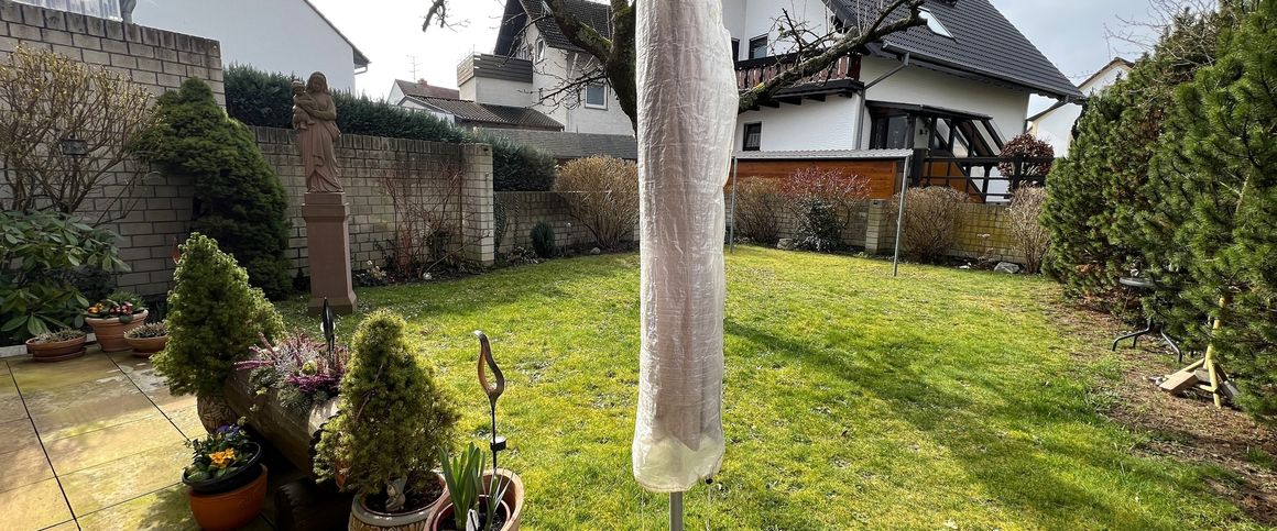 Großzügige und helle 4 Zimmer EG-Wohnung mit EBK, Garten und 2 Stellplätzen in Rödermark Ober-Roden - Foto 1