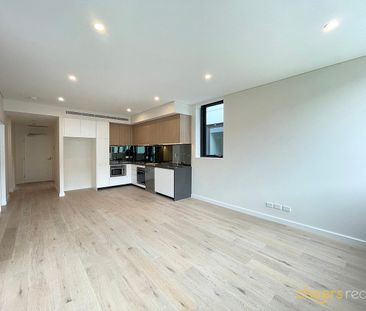 Modern & Stylish 1-Bedroom Apartment Plus Study! - Photo 5