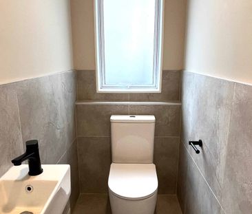 3 Bedroom Modern Living in Prime Location! - Photo 4