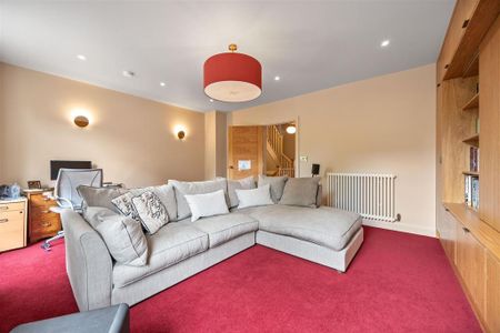 4 bedroom townhouse to rent - Photo 2