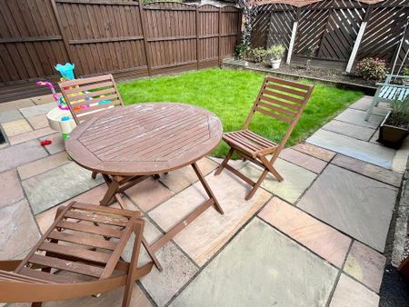 3 bedroom semi-detached house to rent - Photo 3